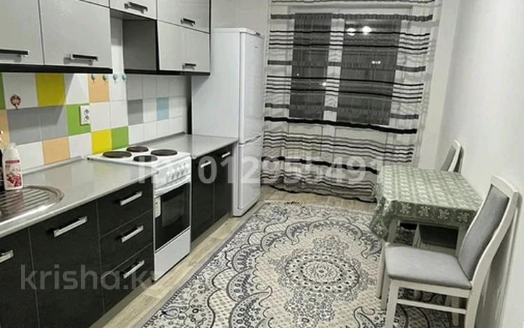1-комнатная квартира · 42 м² · 4/8 этаж, Б. Момышулы 5 за 200 000 ₸ в Алматы, Алатауский р-н — фото 2