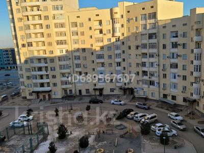 3-комнатная квартира, 98 м², 7/9 этаж, 33-й мкр, 33 мкрн за 28 млн 〒 в Актау, 33-й мкр