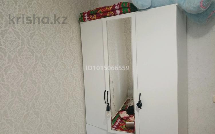 1-бөлмелі пәтер · 15 м² · 2/5 қабат, Сарайшык 55 55, бағасы: 5 млн ₸ в Уральске, мкр Школьник — фото 2