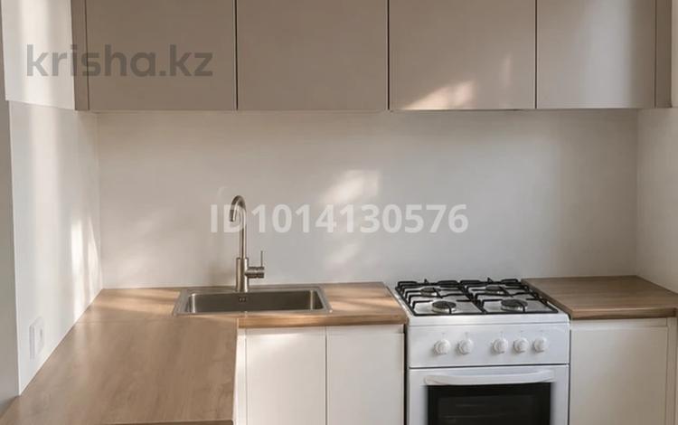 1-комнатная квартира · 30.8 м² · 5/5 этаж, Ерубаева 49 за 12.2 млн ₸ в Караганде, Казыбек би р-н — фото 2