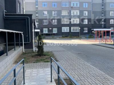 2-комнатная квартира · 80 м² · 1/5 этаж, мкр. Алтын орда 7 за 38.5 млн 〒 в Актобе