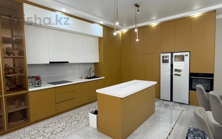 5-бөлмелі пәтер · 205 м² · 5/13 қабат, 16-ш/а. 84, бағасы: 75 млн ₸ в Актау, 16-й мкр  — фото 2