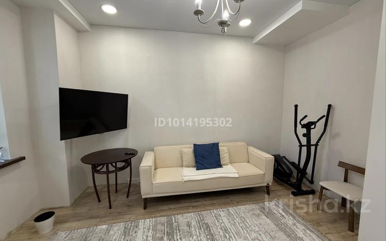 2-бөлмелі пәтер · 43.5 м² · 4/5 қабат, Дружбы народов 2/5, бағасы: 27.5 млн ₸ в Усть-Каменогорске — фото 2