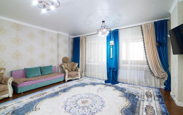 2-комнатная квартира, 95 м², 6/18 этаж, Туркестан 2 за 36.1 млн 〒 в Астане — фото 2