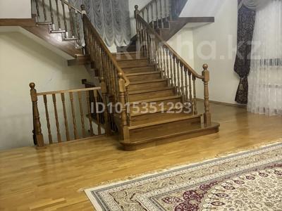 Жеке үй · 4 бөлме · 600 м² · 12 жүзд., Мұнайшы ш/а., 6 131, бағасы: 100 млн ₸ в Атырау, мкр Мунайшы