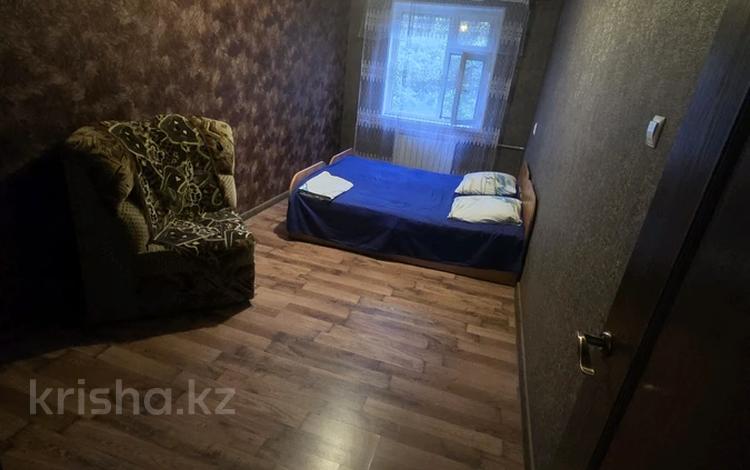3-комнатная квартира · 63 м² · 2/4 этаж, Момышулы 23б — Желтоксан за 15 000 〒 в Шымкенте, Абайский р-н — фото 2