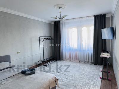 1-комнатная квартира · 43 м² · 2/9 этаж, Просп. Абая 105 за 11 000 ₸ в Уральске, мкр Школьник