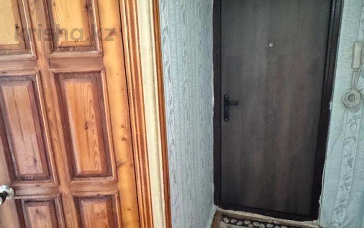 3-комнатная квартира · 50 м² · 2/5 этаж, Камзина 11 за 7 млн ₸ в Аксу — фото 2