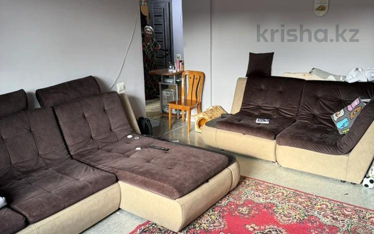 3-комнатная квартира · 80.9 м² · 2/9 этаж, мкр Аксай-3Б 38 за 44 млн ₸ в Алматы, Ауэзовский р-н — фото 2