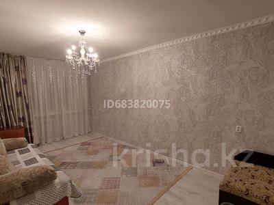 2-комнатная квартира · 52 м² · 2/9 этаж, Майкудук, Майкудук, 11а микрорайон за 10 000 〒 в Караганде, Алихана Бокейханова р-н