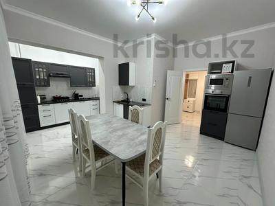3-бөлмелі пәтер · 105 м² · 4/4 қабат, Доспанова 4, бағасы: 40.5 млн ₸ в Уральске