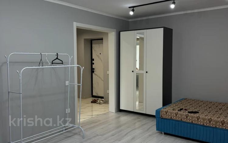 1-комнатная квартира · 40 м² · 1/5 этаж, Мкр. Астана 5 за 150 000 ₸ в Уральске — фото 11