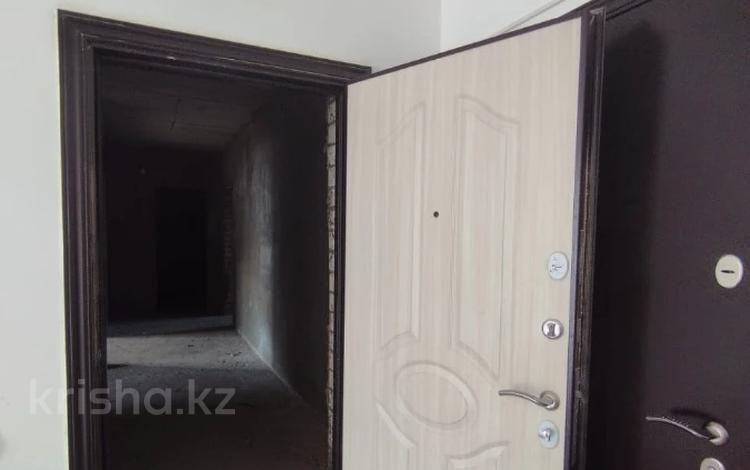 2-комнатная квартира · 98.8 м² · 5/5 этаж, мкр. Алтын орда за 24 млн ₸ в Актобе — фото 2