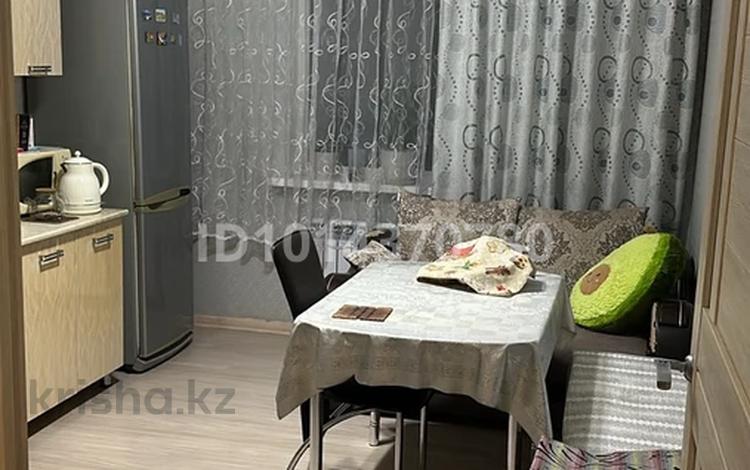 1-комнатная квартира · 42 м² · 4/8 этаж, Кабанбай за 230 000 ₸ в Астане, Есильский р-н — фото 2