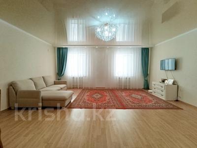 Отдельный дом · 4 комнаты · 148 м² · 3.4 сот., Чапаева за 39 млн 〒 в Уральске