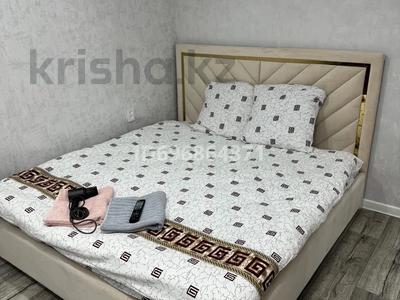Тәулігіне пәтерлер в Карагандинской обл.: 1-бөлмелі пәтер · 35 м², Республики 63/2, бағасы: 12 000 〒 1-бөлмелі пәтер · 35 м², Республики 63/2, бағасы: 12 000 〒 в Темиртау