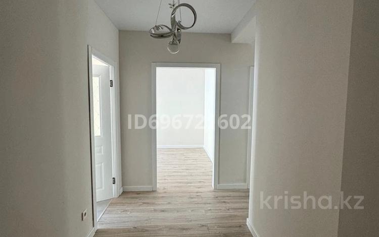 3-комнатная квартира, 92 м², 3/7 этаж помесячно, Райымбек батыра 169