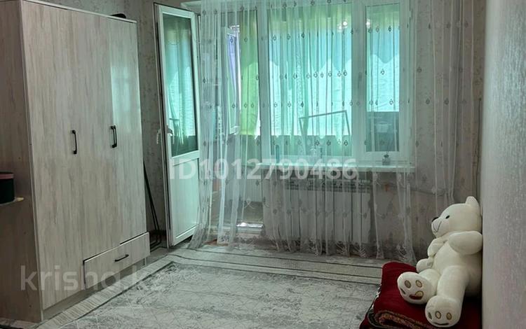 1-комнатная квартира · 29.7 м² · 3/5 этаж, мкр Жансая 41 за 90 000 ₸ в Таразе — фото 2