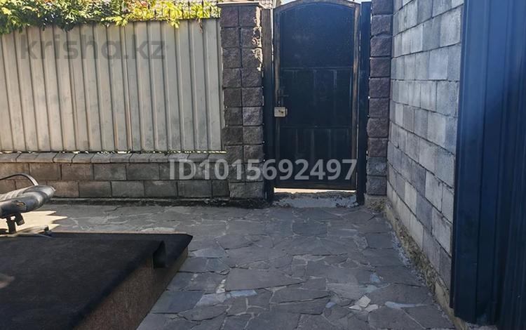 Часть дома · 3 комнаты · 40 м² · 1 сот., мкр Айгерим-1, Есенина 8 — Рыскулова ахрименко за 250 000 ₸ в Алматы, Алатауский р-н — фото 2