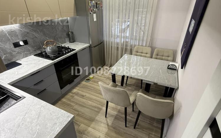 2-комнатная квартира · 54.8 м² · 4/9 этаж, Курмангазы 152 за 23.5 млн 〒 в Уральске, мкр Школьник — фото 8