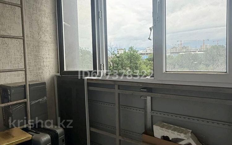 1-комнатная квартира · 40 м² · 5/12 этаж, проспект Райымбека 259 за 230 000 ₸ в Алматы, Жетысуский р-н — фото 11