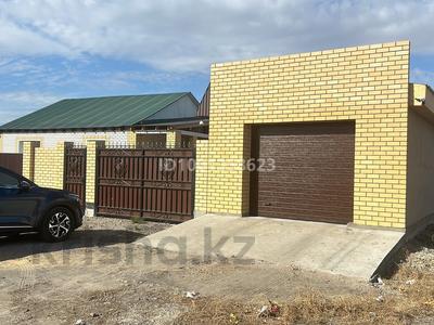 Продажа домов и дачи в Абай обл.: Отдельный дом · 3 комнаты · 100 м² · 10 сот., Грищенко 74/1 — Таксопарк и газораздатка за 30 млн 〒 Отдельный дом · 3 комнаты · 100 м² · 10 сот., Грищенко 74/1 — Таксопарк и газораздатка за 30 млн 〒 в Семее, мкр Красный Кордон