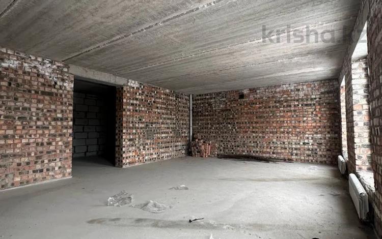 4-комнатная квартира · 101 м² · 3/4 этаж, мкр Михайловка , Мукатая Жанибекова 118 за ~ 38.4 млн ₸ в Караганде, Казыбек би р-н — фото 2