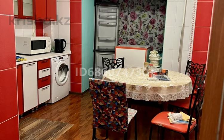 2-бөлмелі пәтер · 52 м² · 3/5 қабат, мкр Жетысу-4 21 — Абая Момыш улы, бағасы: 300 000 ₸ в Алматы, Ауэзовский р-н — фото 2