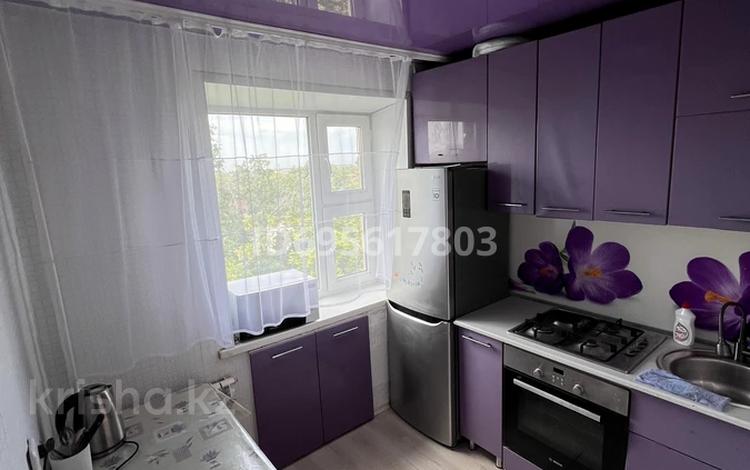 3-комнатная квартира · 60 м² · 5/5 этаж, 6й микрорайон 5 — Вокзал за 200 000 ₸ в Караганде, Казыбек би р-н — фото 2