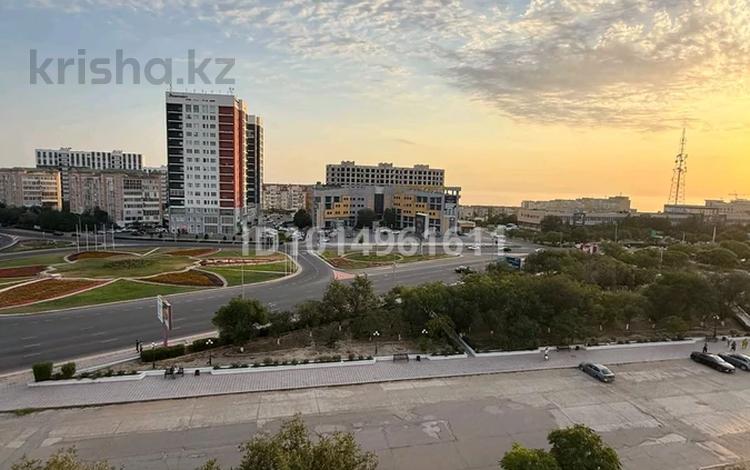 3-комнатная квартира · 120 м² · 8/9 этаж, 11-й мкр 58 за 36 млн ₸ в Актау — фото 2