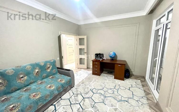 2-бөлмелі пәтер · 72 м² · 8/12 қабат, Сзади Обл. Акимата 21/1, бағасы: 230 000 ₸ в Туркестане — фото 2