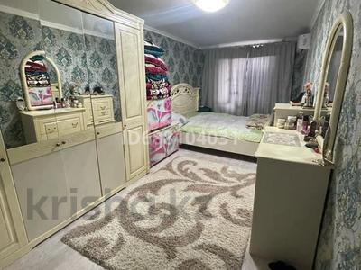 2-комнатная квартира, 60 м², 4/5 этаж помесячно, Муратбаева 20 за 120 000 〒 в 