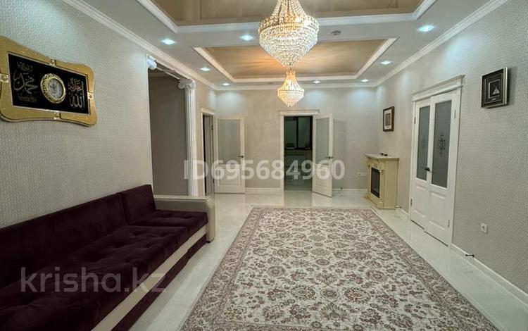 Отдельный дом · 5 комнат · 200 м² · 10 сот., мкр Самал-2, Абдрашит Сыдыханова 16а за 69 млн ₸ в Атырау — фото 2
