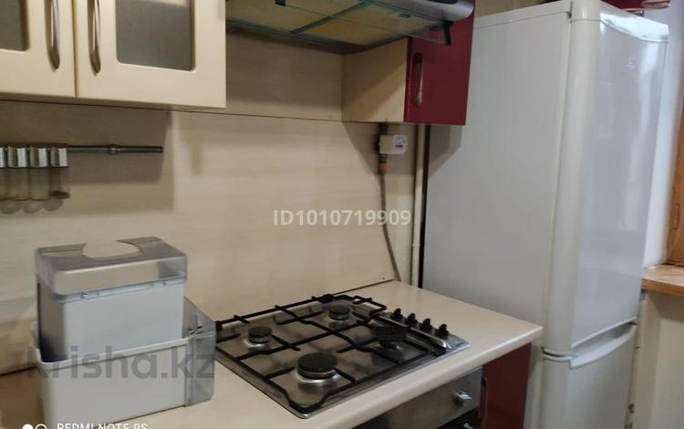 3-бөлмелі пәтер · 60 м² · 3/5 қабат, Сарайшық 42 — Қазақтелеком, бағасы: 26 млн ₸ в Уральске, мкр Школьник — фото 2