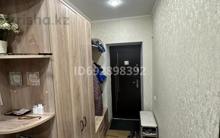 2-бөлмелі пәтер, 60 м², 3/5 қабат, мкр Кадыра Мырза-Али 9, бағасы: 26 млн 〒 в Уральске, мкр Кадыра Мырза-Али — фото 2