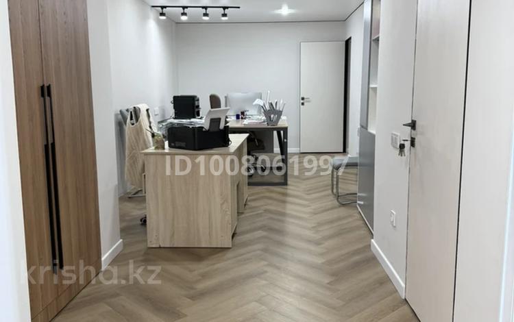 Свободное назначение, офисы, магазины и бутики · 70 м² за 52 млн ₸ в Шымкенте, Аль-Фарабийский р-н — фото 2