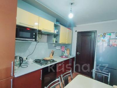 3-комнатная квартира · 58.5 м² · 3/5 этаж, Майкудук, Мкр Восток-1 3 за 20 млн ₸ в Караганде, Алихана Бокейханова р-н