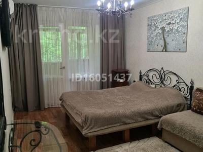 1-комнатная квартира · 37 м² · 2/5 этаж, Наурызбай батыра (Дзержинского) 21 — Жибек жолы (Горького) за 18 000 ₸ в Алматы, Алмалинский р-н