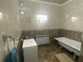 Жеке үй · 4 бөлме · 240 м² · 6 жүзд., Кандагаческая 39а, бағасы: 24 млн ₸ в Актобе — фото 11