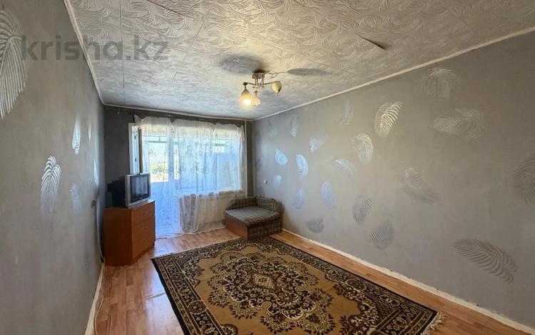 1-комнатная квартира · 32 м² · 3/5 этаж, Пришахтинск, 21й микрорайон за 6.5 млн ₸ в Караганде, Алихана Бокейханова р-н — фото 2