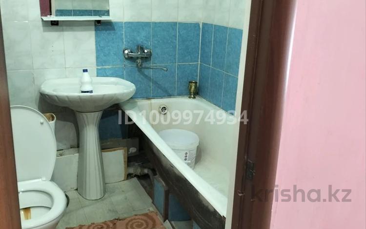 1-бөлмелі пәтер · 30 м² · 1/5 қабат, 22-й мкр 9 — Алем базар, бағасы: 80 000 〒 в Актау — фото 2