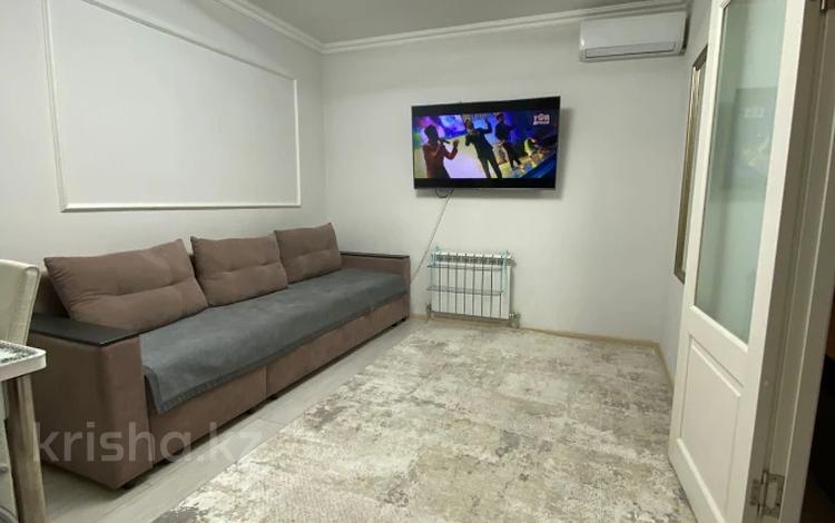 2-бөлмелі пәтер · 42.6 м² · 8/10 қабат, мкр Аксай-5, Бауыржана Момышулы, бағасы: 30.5 млн ₸ в Алматы, Ауэзовский р-н — фото 2