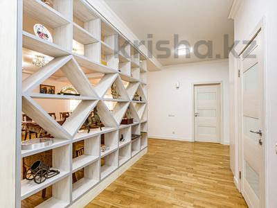 4-бөлмелі пәтер · 185 м² · 6/9 қабат, Тулебаева 171, 175, бағасы: 380 млн ₸ в Алматы, Медеуский р-н