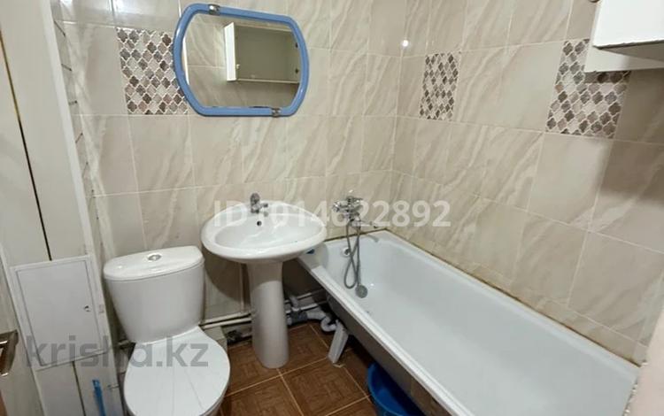 1-комнатная квартира · 35 м² · 5/6 этаж, мкр 12 16 за 130 000 ₸ в Актобе — фото 2