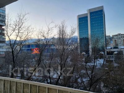1-комнатная квартира · 40 м² · 5/12 этаж, мкр Самал-1 23 за 300 000 ₸ в Алматы, Медеуский р-н