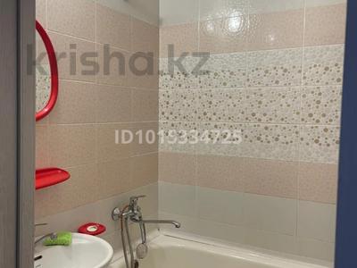 2-бөлмелі пәтер · 54 м² · 5/10 қабат, Гүлдер 3 ш/а. 17 — Муканова, бағасы: 22.9 млн ₸ в Караганде, Казыбек би р-н