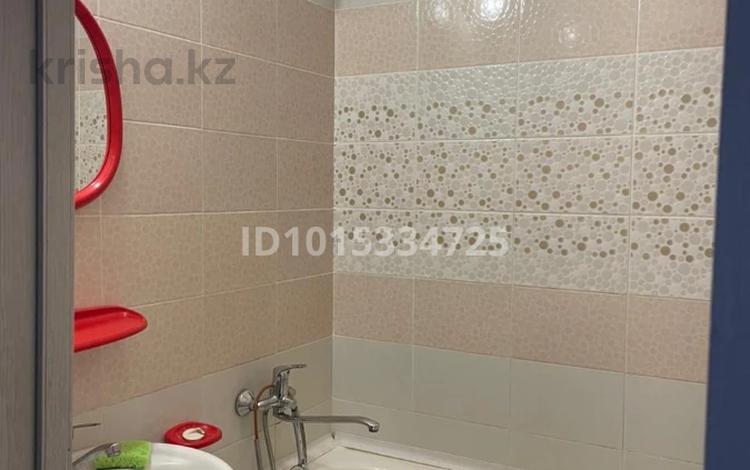 2-бөлмелі пәтер · 54 м² · 5/10 қабат, Гүлдер 3 ш/а. 17 — Муканова, бағасы: 22.9 млн ₸ в Караганде, Казыбек би р-н — фото 2