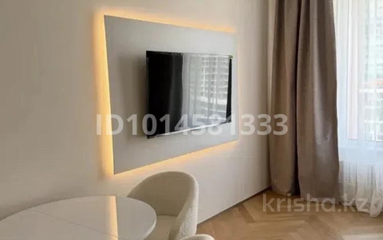 1-комнатная квартира · 45 м² · 15/17 этаж, Толе би 185А — Ауэзова за 2 500 ₸ в Алматы, Алмалинский р-н — фото 2
