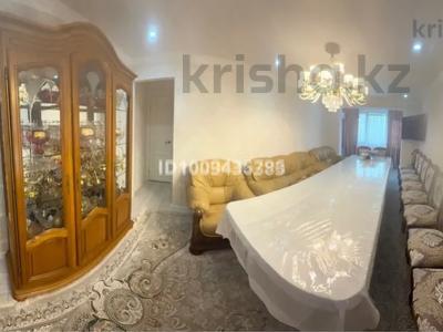 4-бөлмелі пәтер · 80 м² · 3/5 қабат, 17-й микрорайон, 17-й микрорайон 12а — Рыскулова, Еримбетова, бағасы: 34.8 млн ₸ в Шымкенте, Аль-Фарабийский р-н