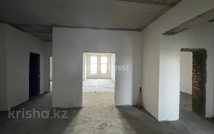 3-комнатная квартира · 109 м² · 3/6 этаж, Кабанбай батыра 75а за ~ 35 млн ₸ в Астане, Есильский р-н — фото 2